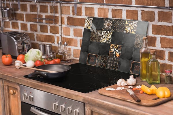 GLAS SKÄRBRÄDA 52x30 MOSAIK