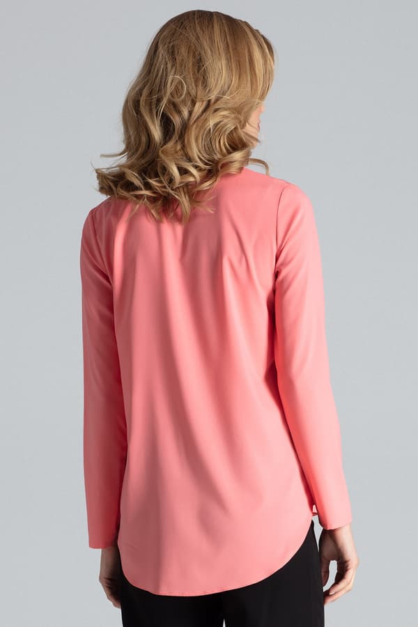 Elegant blus med korallkrage storlek S