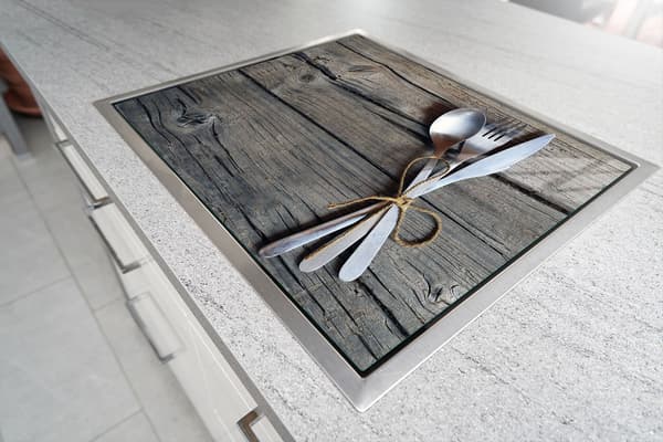 SKÄRBRÄDA I GLAS 52x30 BESTICK
