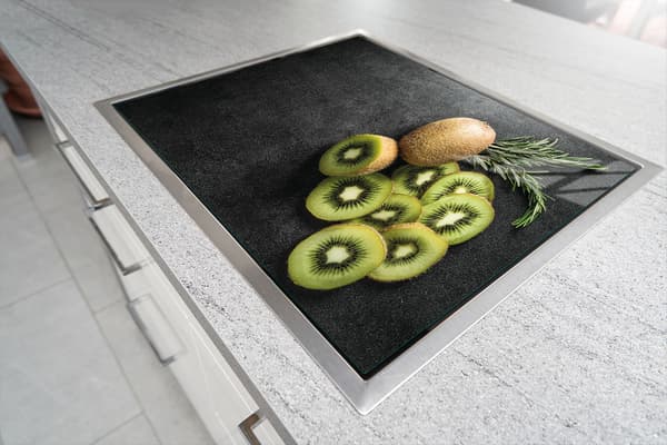 SKÄRBRÄDA I GLAS 52x30 KIWI
