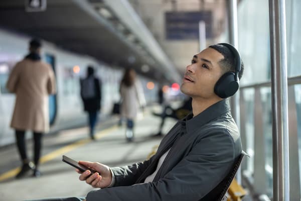 Sony WH-1000XM5 Bluetooth støjreducerende sort