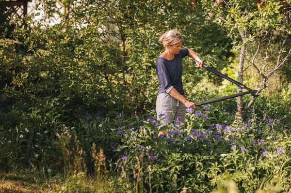 FISKARS SINGLESTEP Tvåhandssax för trädgården