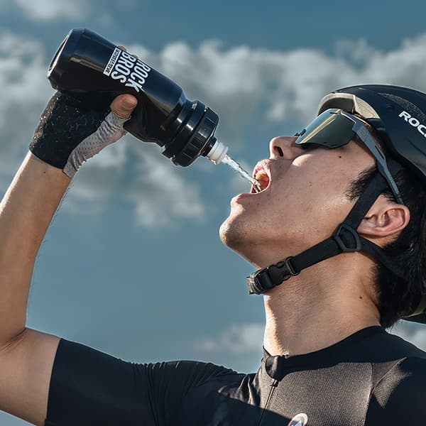 Cykelflaske til vanddrikke 600 ml - sort