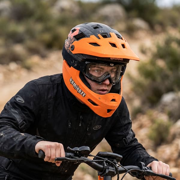 Kamikaze Ronin Orange Integralhjälm - Storlek L