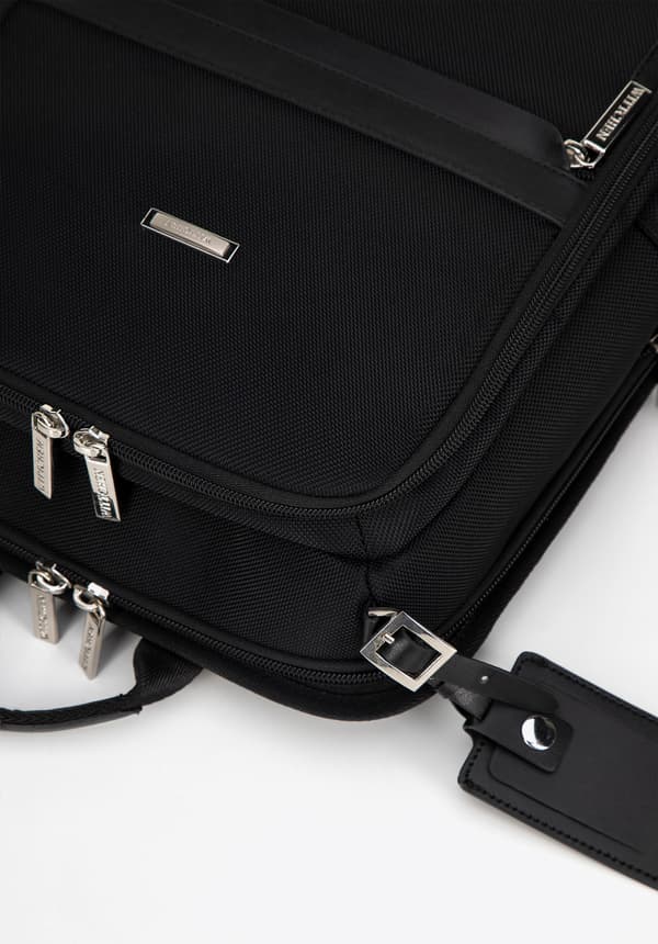 Wittchen multifunktionel flyvemaskinerygsæk med USB-port til mænd, sort polyester