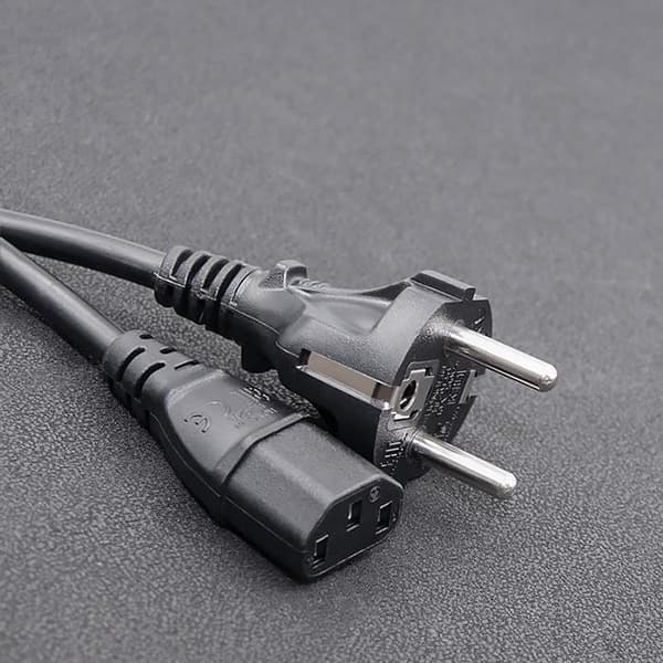 Qoltec IEC C13/SCHUKO virtakaapeli | 3x0.75mm2 | 1.8m