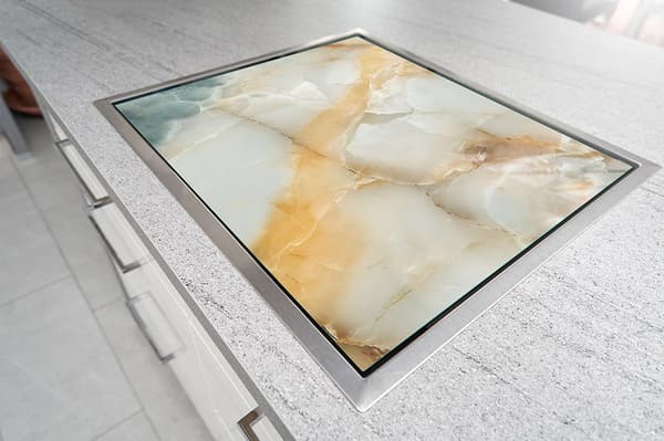 GLASSKYDDSPLÅT FÖR SPIS 70x52 MARMOR