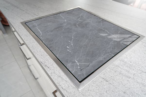 SKÄRBRÄDA I GLAS 52x30 MARMOR