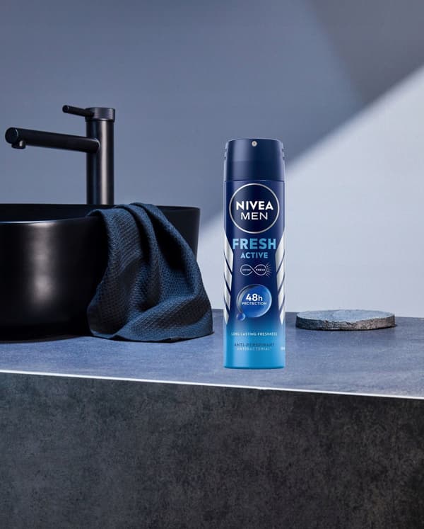 NIVEA MEN Fresh Active antiperspirant spray til mænd 150 ml