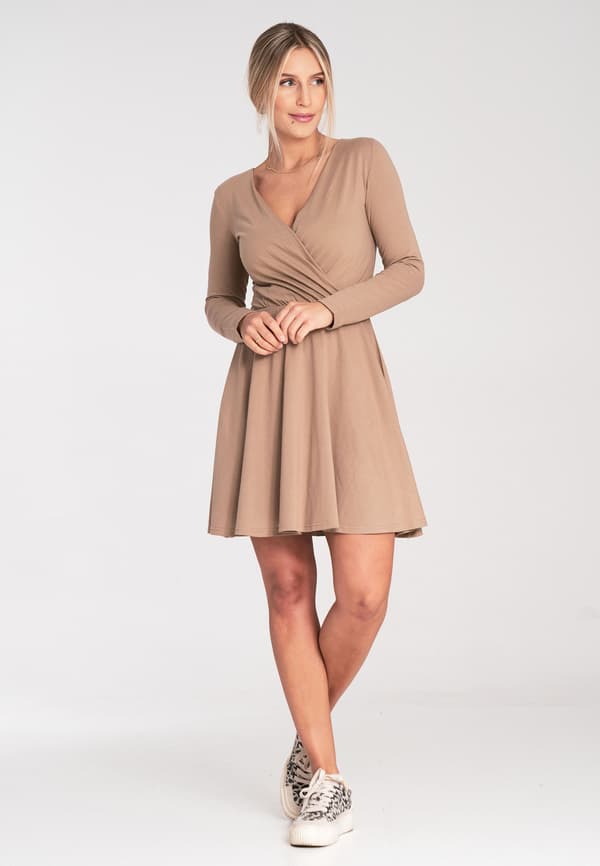 Omlottklänning utsvängd beige storlek M