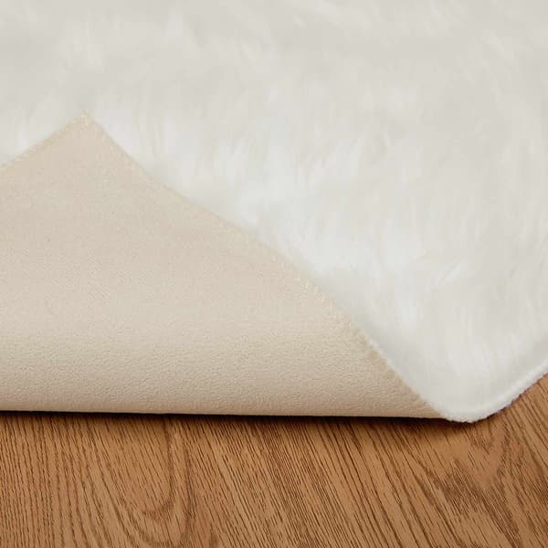 Fuskfäll matta TAFALLA Vit 60 x 110 cm Polyester