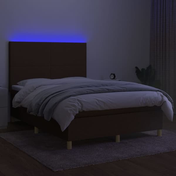 Ramsäng med madrass & LED mörkbrun 140x190 cm tyg