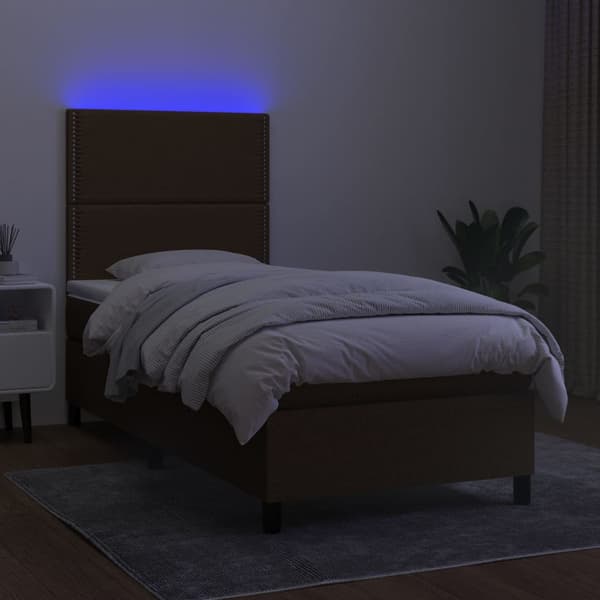 Ramsäng med madrass & LED mörkbrun 90x200 cm tyg