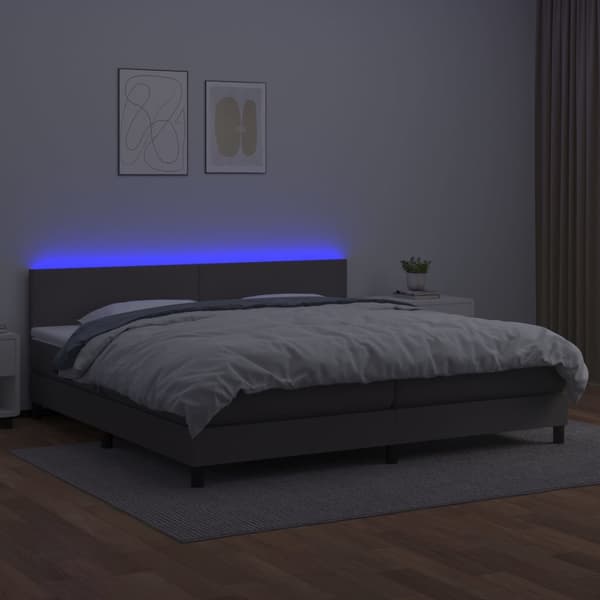 Ramsäng med madrass & LED grå 200x200 cm konstläder