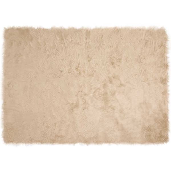 Fuskfäll matta TAFALLA Beige 140 x 200 cm Polyester