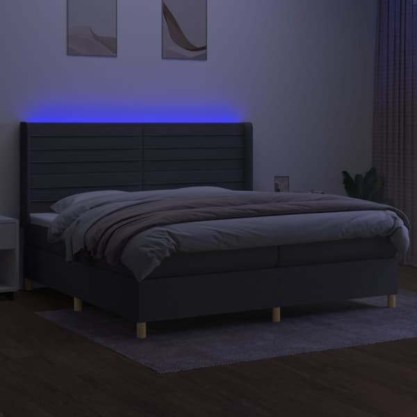 Ramsäng med madrass & LED mörkgrå 200x200 cm tyg