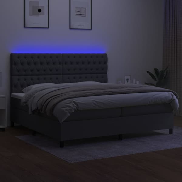 Ramsäng med madrass & LED mörkgrå 200x200 cm tyg