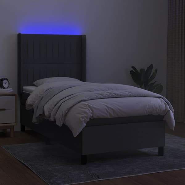 Ramsäng med madrass & LED mörkgrå 90x200 cm tyg