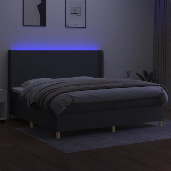 Ramsäng med madrass & LED mörkgrå 200x200 cm tyg