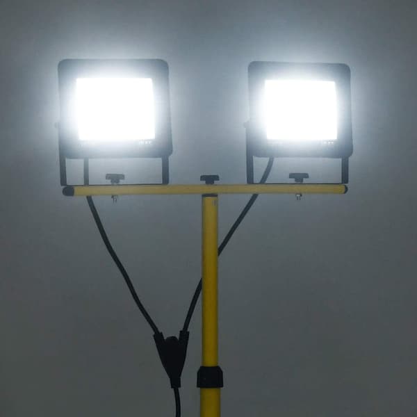 Strålkastare med stativ 2x100 W LED kallvit