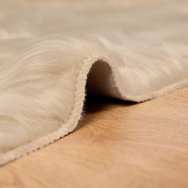Fuskfäll matta TAFALLA Beige 60 x 110 cm Polyester