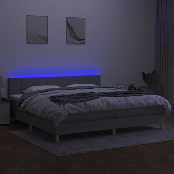 Ramsäng med madrass & LED ljusgrå 200x200 cm tyg