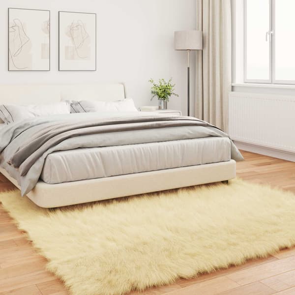 Fuskfäll matta TAFALLA Gräddvit 240 x 240 cm Polyester