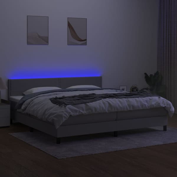 Ramsäng med madrass & LED ljusgrå 200x200 cm tyg