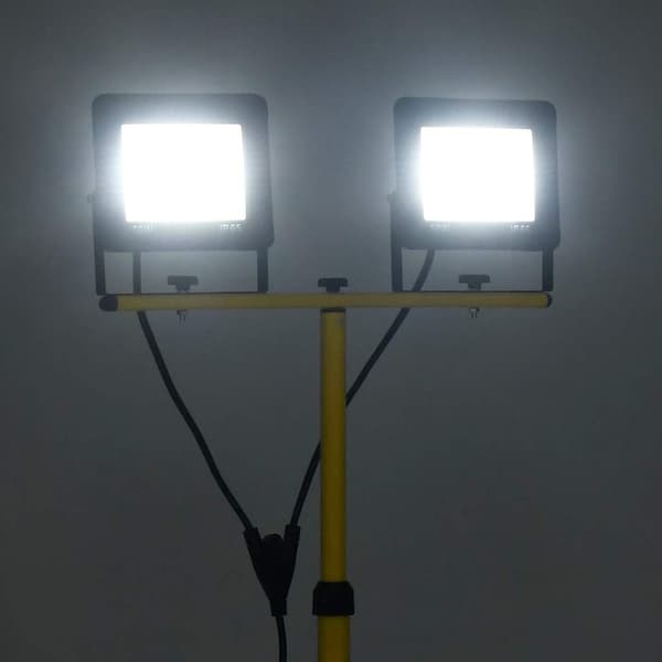 Strålkastare med stativ 2x50 W LED kallvit