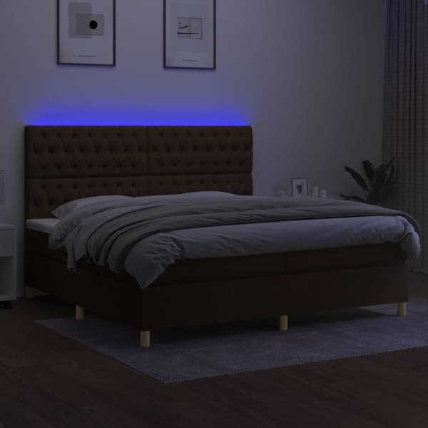 Ramsäng med madrass & LED mörkbrun 200x200 cm tyg