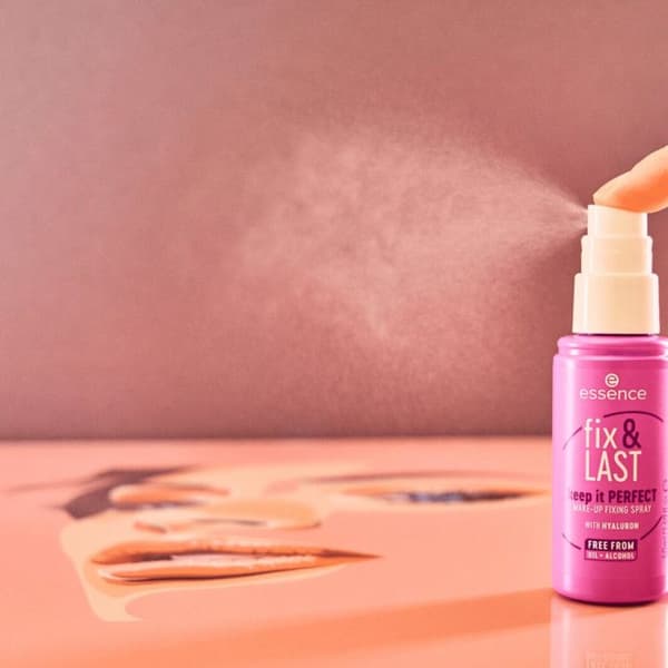 Essence - Spray Fixeringsspray för Makeup Fix & Last Keep It Perfect -