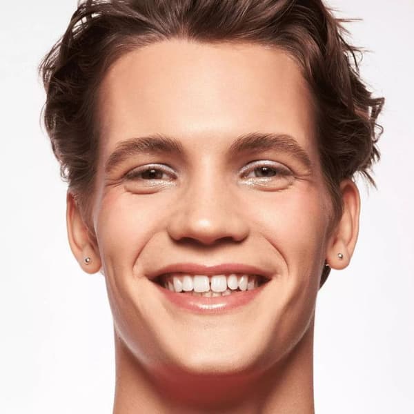 Essence - Skin Tint Foundation - 30