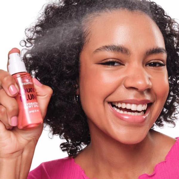 Essence - Spray Fixer Bouncy Plump Hydrating Dewy -