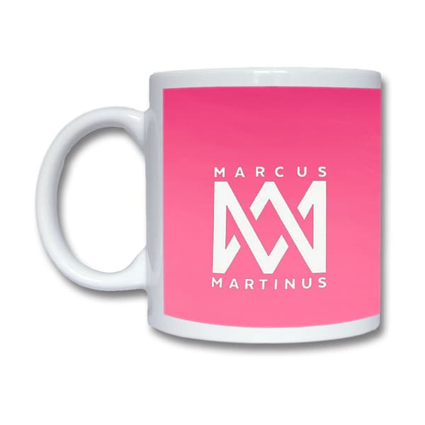 Mugg: Marcus & Martinus, porslinsmugg med livfull och unik design, perfekt för både kaffe- och teälskare