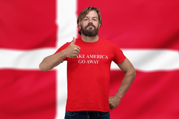 Röd t-shirt – Make America Go Away