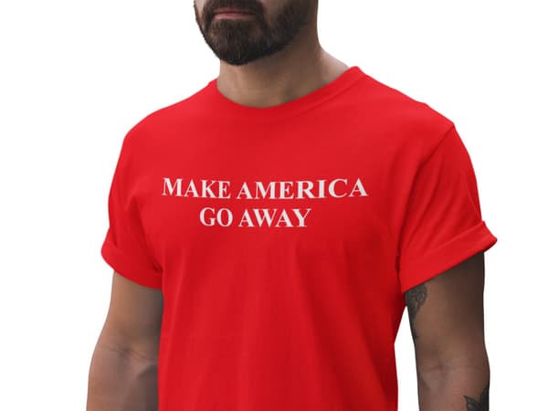 Röd t-shirt – Make America Go Away