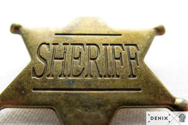 REPLIKA AV SHERIFF BRICKA