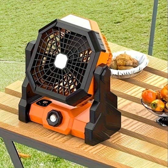 Bærbar campingventilator - LED-lysstribe - USB genopladelig - 7800mAh batteri