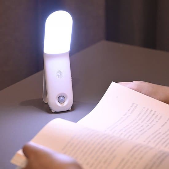 Dæmpbar LED-sensor natlampe til stikkontakt - 3-farvejustering - Hvid