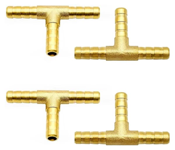 Fyra 6 mm T-formade mässingsslangkopplingar för tryckluft och bränsleslangar.