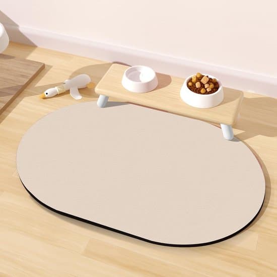 Fodermåtte til hunde og katte - 61 x 40,5 cm - Skridsikker fodermåtte til gulvet - Nem at opbevare - Beige