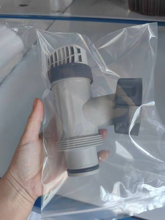Yttre ventilsats - 2 delar, med packningar och muttrar