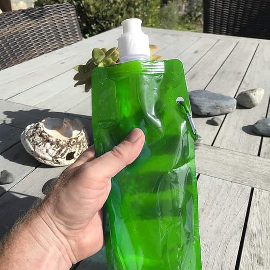 6 stk. 500 ml foldbare hydreringspakker med klips til udendørs aktiviteter