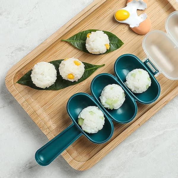 Två risbollsformar, söt sushitallrik, blå DIY klibbig risform, stor bollform, köksredskap, risbollsmaskin, milkshake, risrullskakare