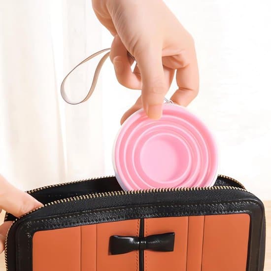 Vikbart silikonmuggset (2-pack) - BPA-fritt, återanvändbart och perfekt för camping och vandring.