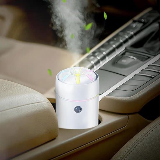 Bil Diffuser Luftfrisker, Bærbar Luftfugter til Små Biler, Aroma Olie Diffuser, Velegnet til Soveværelse, Kontor, Hjem (Hvid)