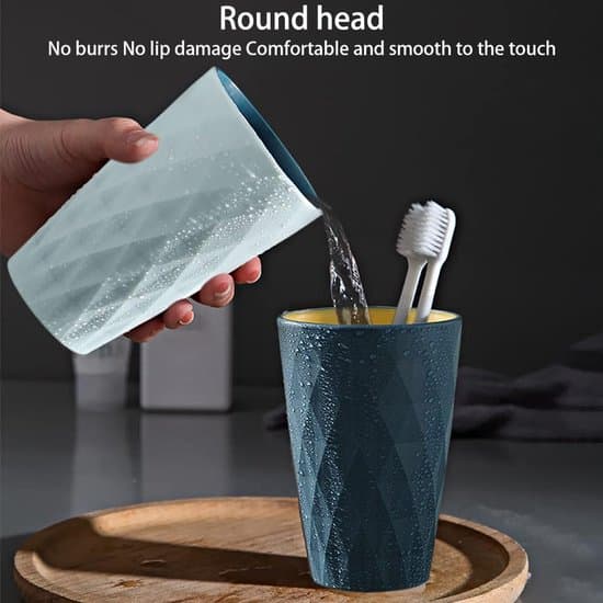 2-delad munsköljkopp i plast, robust nordisk design för tonåringar och barn, 450 ml.