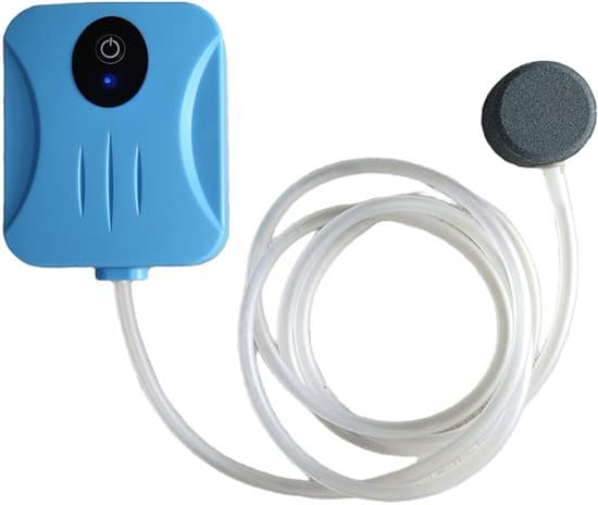 Soldriven luftningspump, USB-driven, för tyst vattencirkulation i dammar.