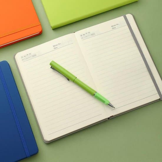 Dagbog - 21,3*14,5 cm - A5 notesbog - 100 ark 200 sider - Bog - Til studerende som gave til skolestart