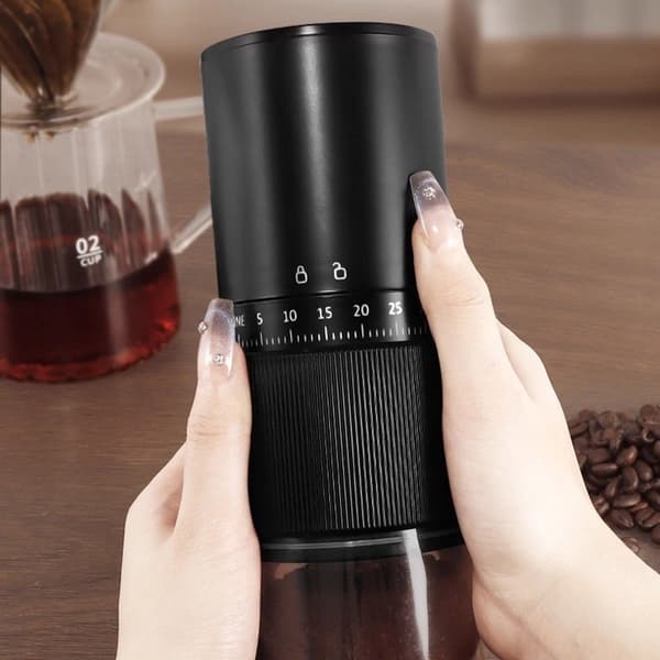 smart home kaffekværn, Den drives af USB-C og har et robust og holdbart rustfrit stålhus